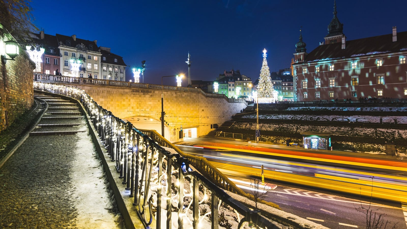 Les illuminations de Noël au pied du château royal de Varsovie